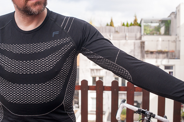 F-Lite Megalight 200 baselayer | Full review at Racefietsblog.nl