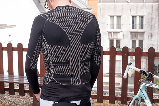 F-Lite Megalight 200 baselayer | Full review at Racefietsblog.nl