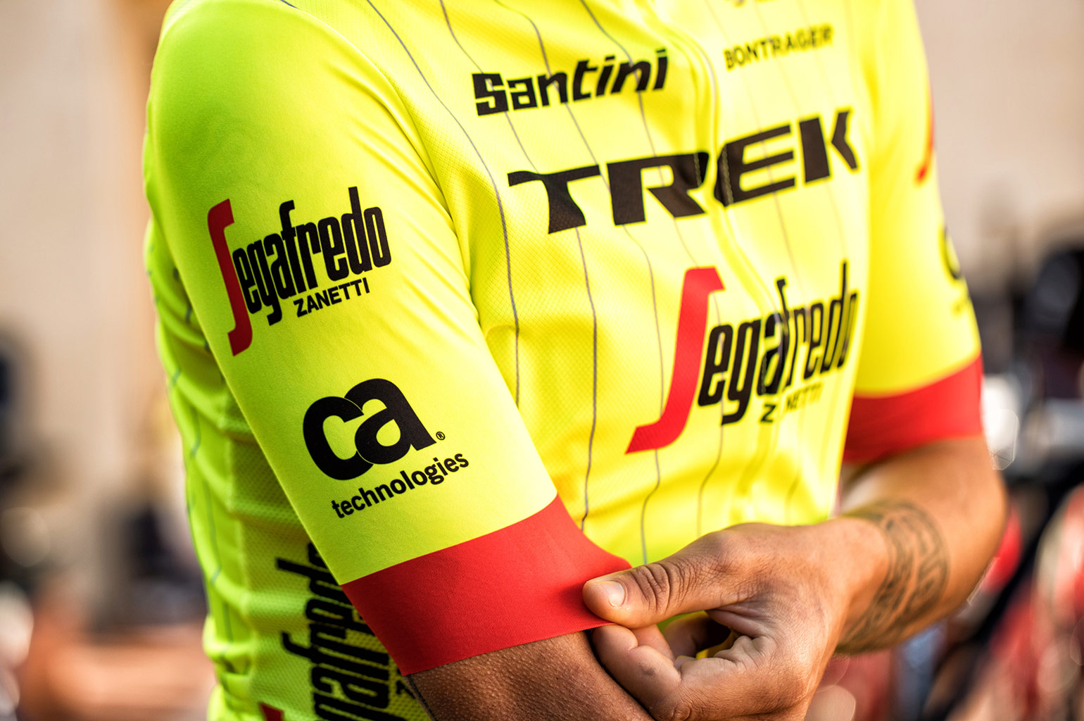 Trek Segafredo heeft nieuwe teamkleding en we mogen 3 sets