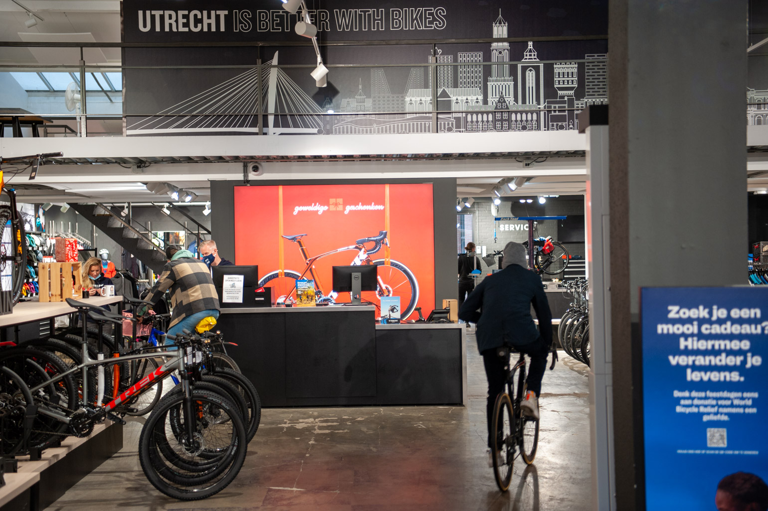 doos Herdenkings Verkeersopstopping Op bezoek bij Trek Bicycle Store Utrecht - Racefietsblog.nl