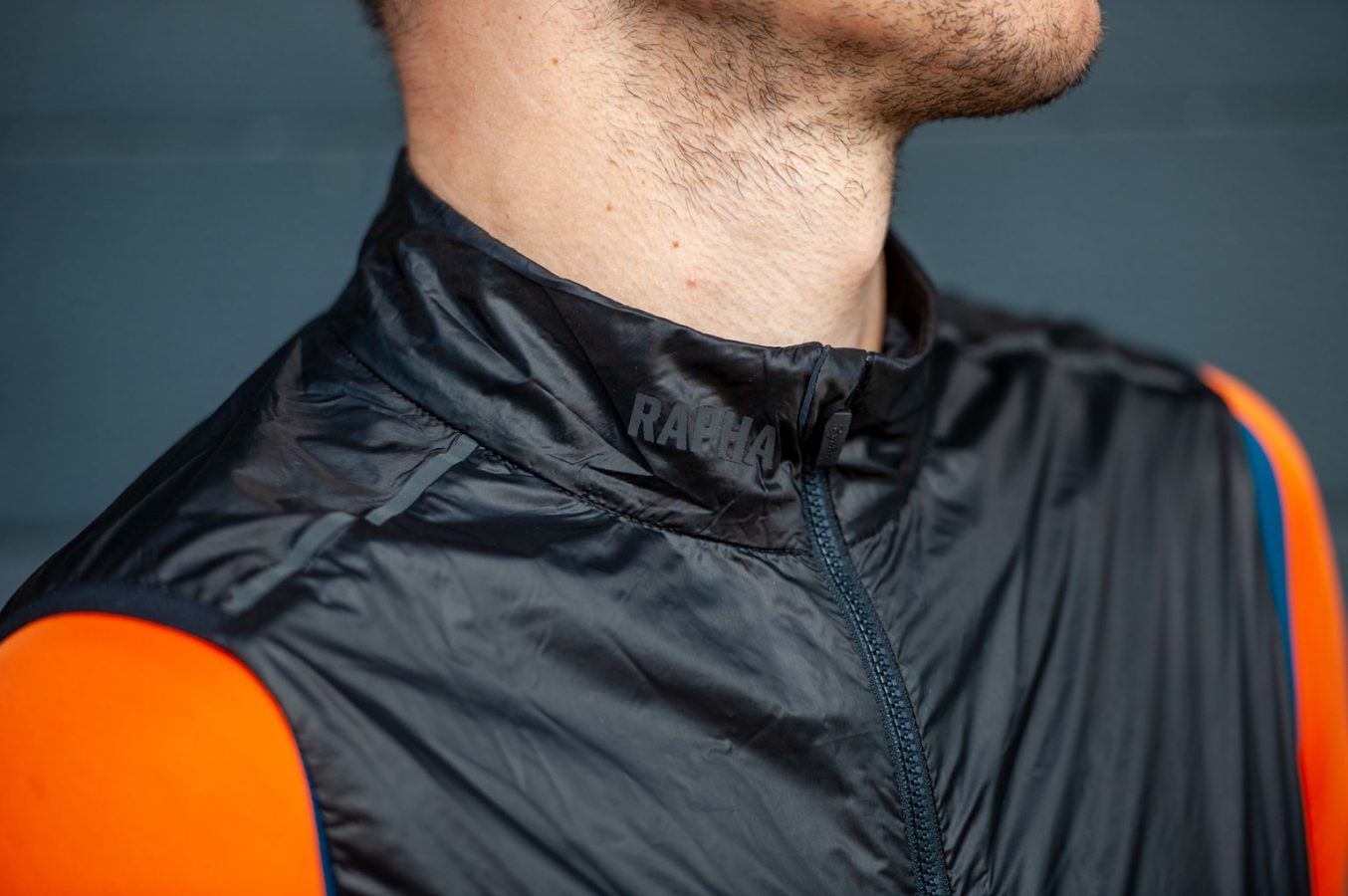 Gilet Léger Rapha RCC Pro Team - Gris/noir/rose Réfléchissant, Taille L, Occasion Cyclisme