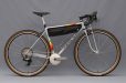 English gravelbike met Truss-vork is fraai kunstwerkje